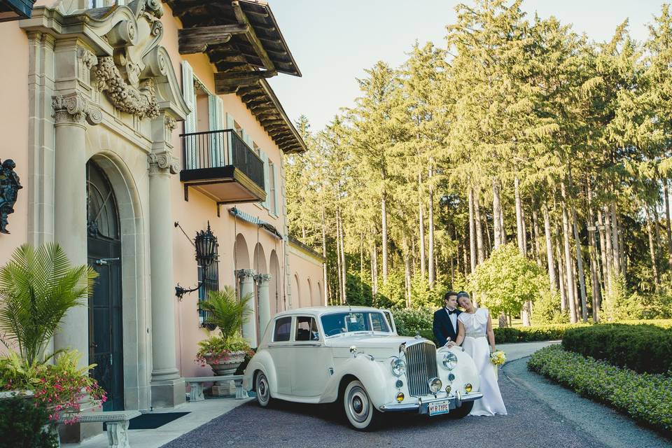 Loyola at Cuneo Mansion and Gardens