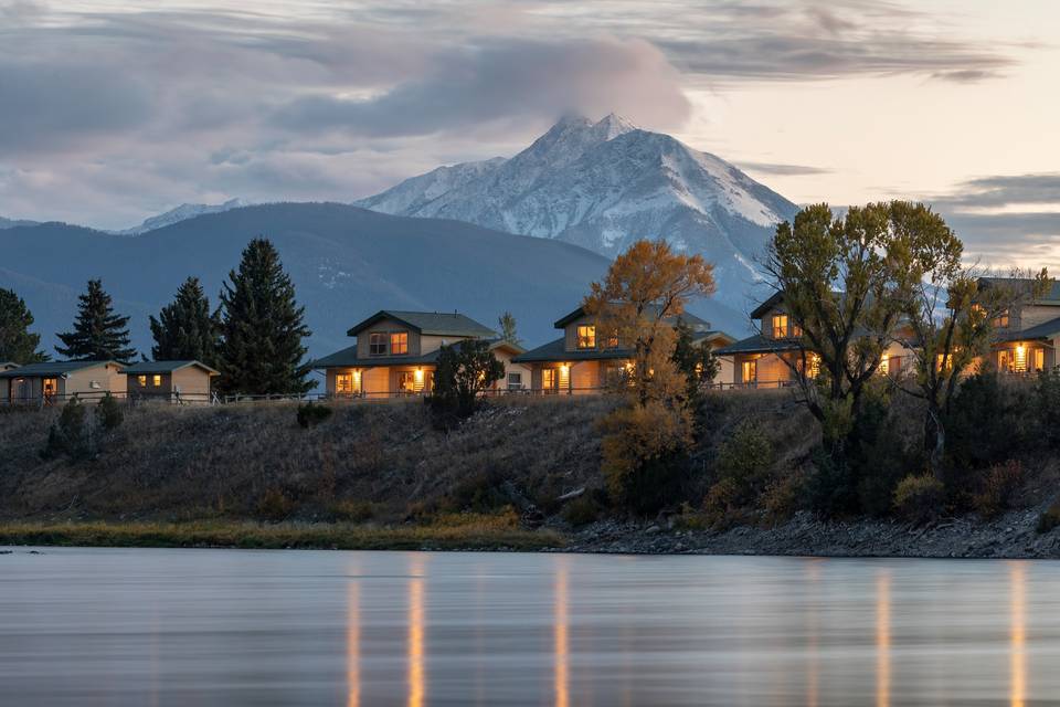 Yellowstone Valley Lodge